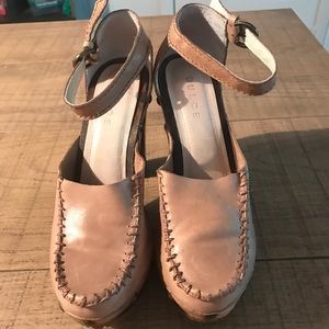 Dulce Size 6 Amsterdam Clogs